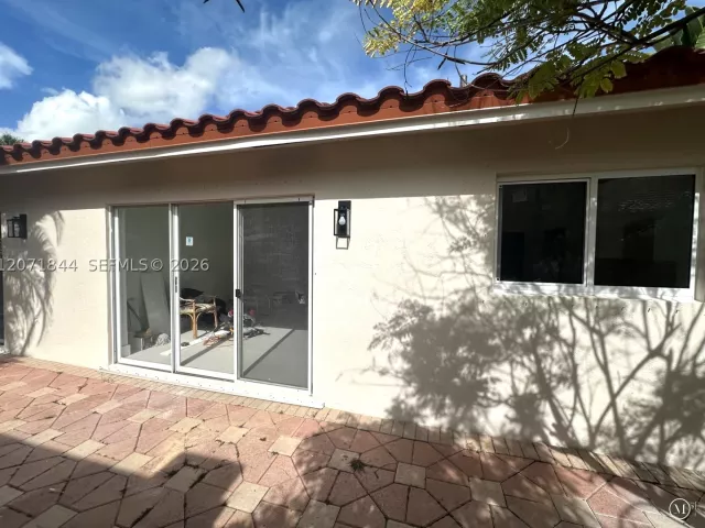 3-bedroom home for rent in Doral - 5768 NW 98th Pl 0 - MondialRealty