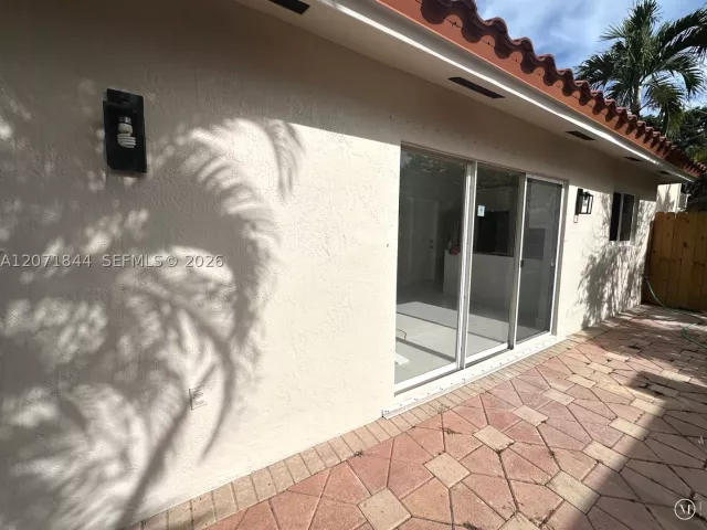 3-bedroom home for rent in Doral - 5768 NW 98th Pl 0 - MondialRealty