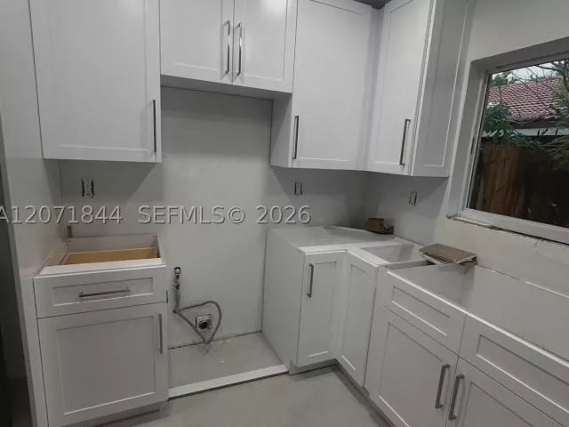 3-bedroom home for rent in Doral - 5768 NW 98th Pl 0 - MondialRealty