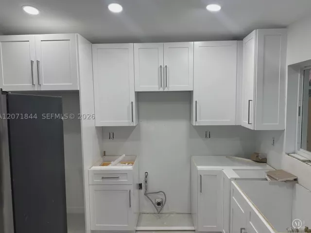 3-bedroom home for rent in Doral - 5768 NW 98th Pl 0 - MondialRealty