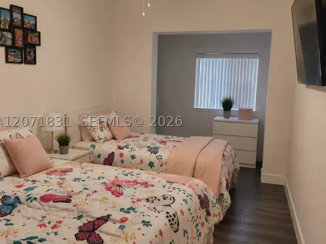 4-bedroom home for rent in North Miami Beach - 3600 NE 167th St 19 - MondialRealty