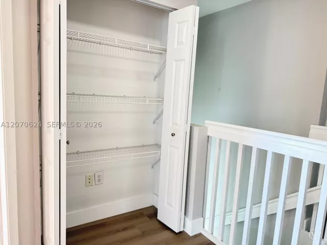 4-bedroom home for rent in Doral - 7333 NW 113th Ct 7333 - MondialRealty