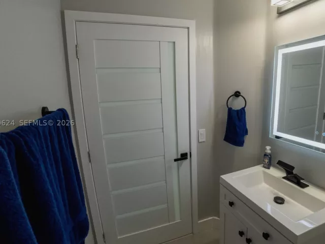 4-bedroom home for rent in Doral - 7333 NW 113th Ct 7333 - MondialRealty