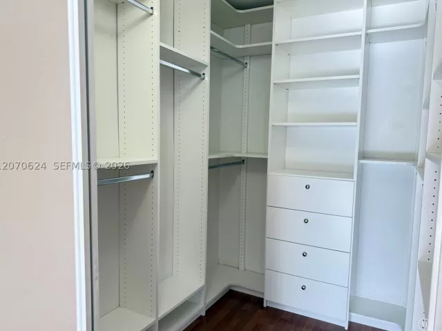 4-bedroom home for rent in Doral - 7333 NW 113th Ct 7333 - MondialRealty