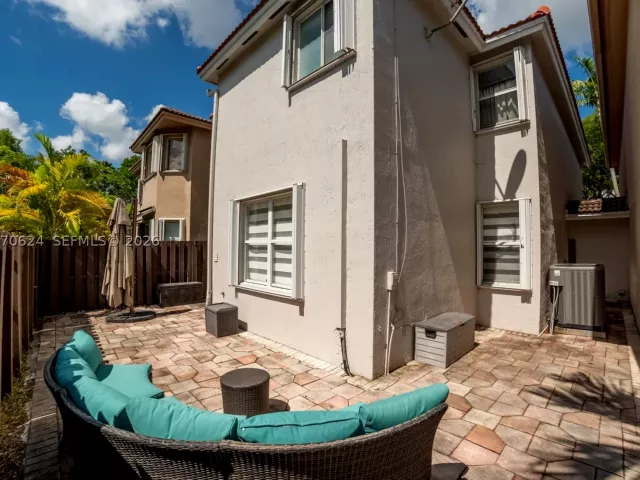 4-bedroom home for rent in Doral - 7333 NW 113th Ct 7333 - MondialRealty
