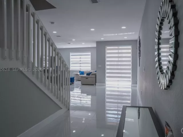 4-bedroom home for rent in Doral - 7333 NW 113th Ct 7333 - MondialRealty