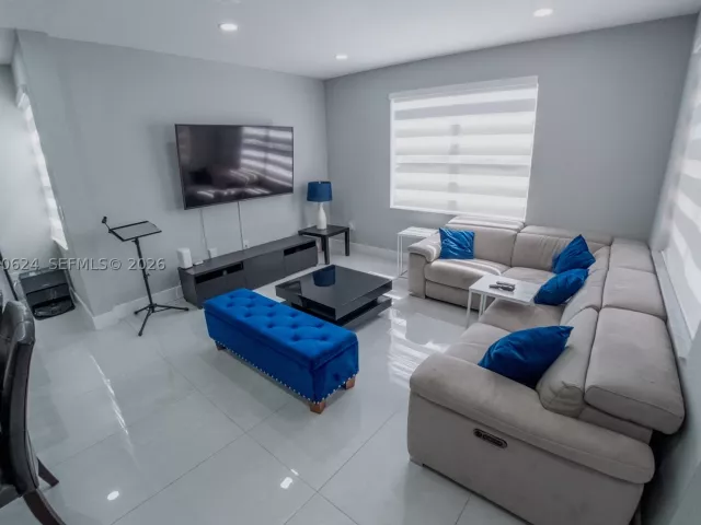 4-bedroom home for rent in Doral - 7333 NW 113th Ct 7333 - MondialRealty