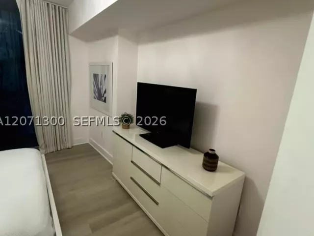 2-bedroom condo for rent in Miami - 485 Brickell Ave 1908 - MondialRealty