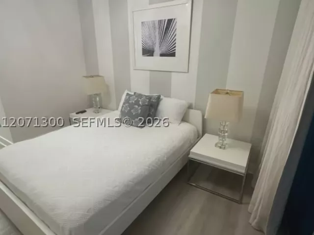 2-bedroom condo for rent in Miami - 485 Brickell Ave 1908 - MondialRealty