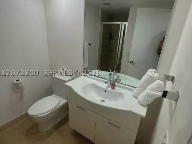 2-bedroom condo for rent in Miami - 485 Brickell Ave 1908 - MondialRealty