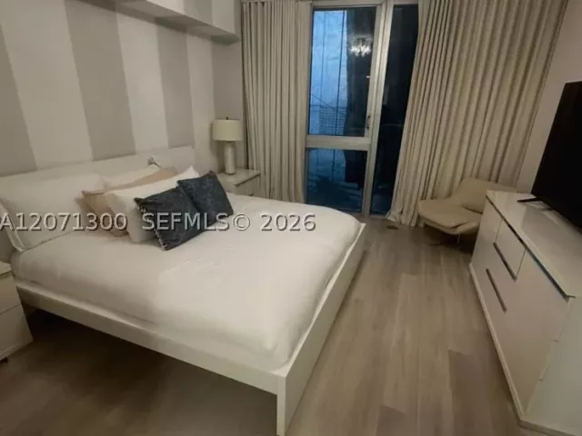 2-bedroom condo for rent in Miami - 485 Brickell Ave 1908 - MondialRealty