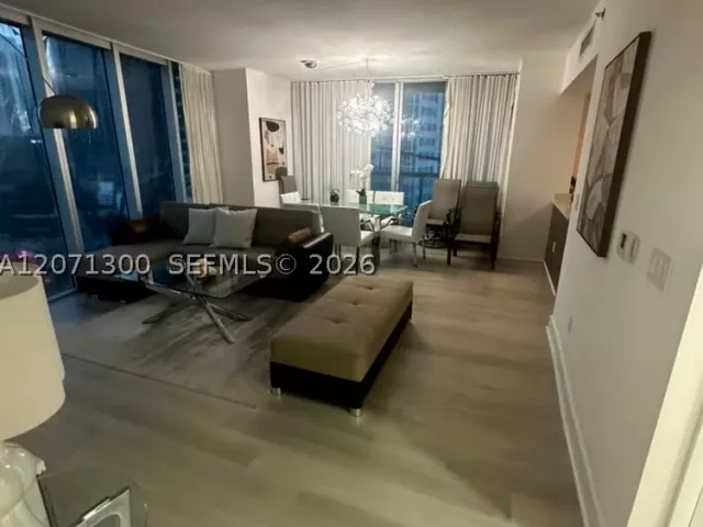 2-bedroom condo for rent in Miami - 485 Brickell Ave 1908 - MondialRealty