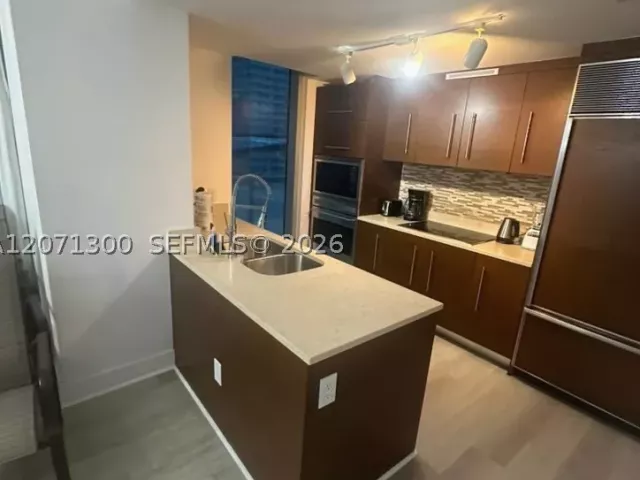 2-bedroom condo for rent in Miami - 485 Brickell Ave 1908 - MondialRealty