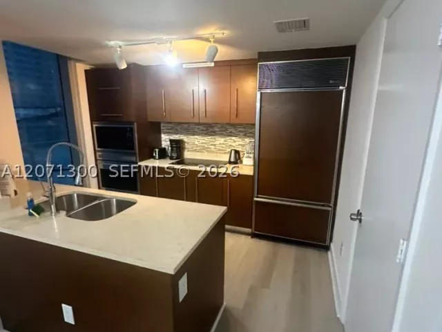 2-bedroom condo for rent in Miami - 485 Brickell Ave 1908 - MondialRealty