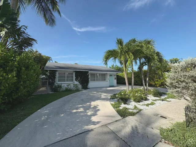 4-bedroom home for sale in West Palm Beach - 368 Plymouth Road - MondialRealty