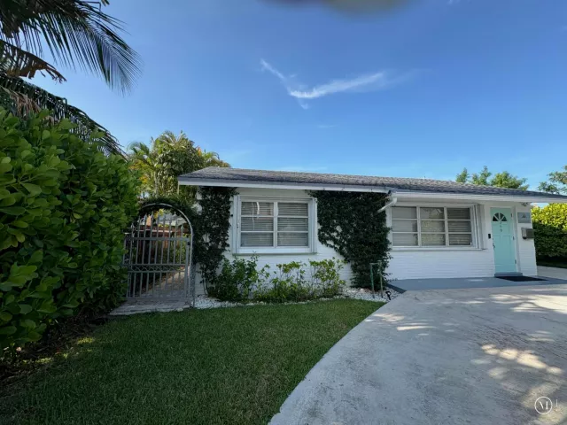 4-bedroom home for sale in West Palm Beach - 368 Plymouth Road - MondialRealty