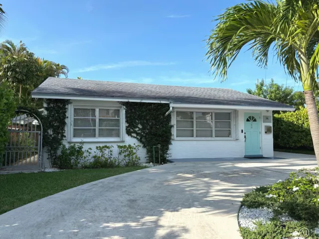 4-bedroom home for sale in West Palm Beach - 368 Plymouth Road - MondialRealty