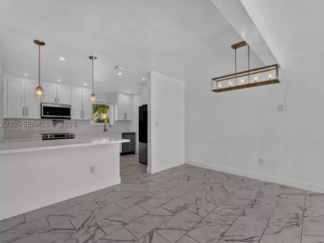 3-bedroom home for rent in North Miami - 12140 NE Miami Ct - MondialRealty