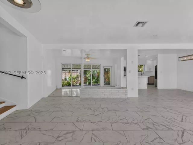 3-bedroom home for rent in North Miami - 12140 NE Miami Ct - MondialRealty