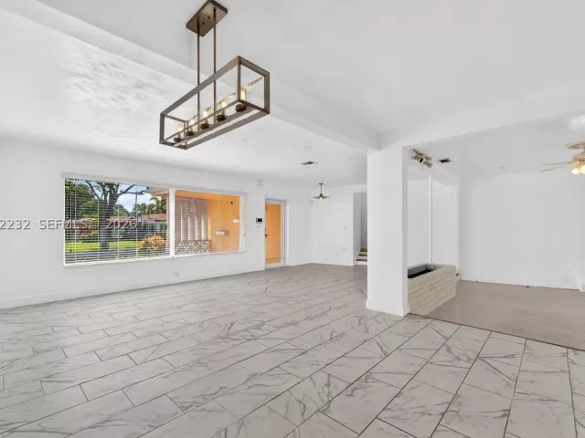 3-bedroom home for rent in North Miami - 12140 NE Miami Ct - MondialRealty