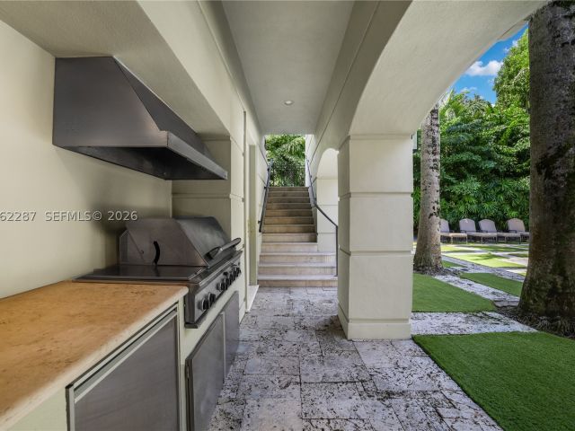 5-bedroom home for sale in Miami - 3460 S Moorings Way - MondialRealty