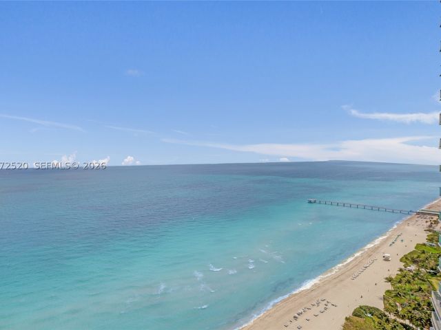 2-bedroom condo for sale in Sunny Isles Beach - 17121 Collins Ave 3206 - MondialRealty