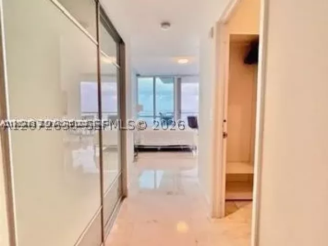 1-bedroom condo for rent in Sunny Isles Beach - 17121 Collins Ave 1007 - MondialRealty