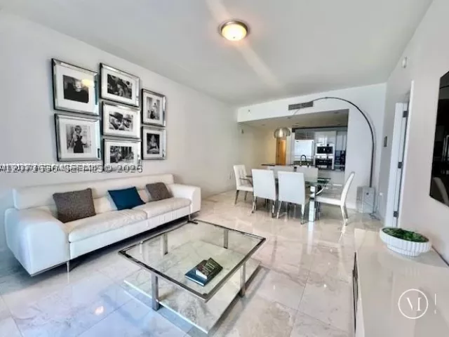 1-bedroom condo for rent in Sunny Isles Beach - 17121 Collins Ave 1007 - MondialRealty