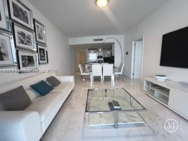 1-bedroom condo for rent in Sunny Isles Beach - 17121 Collins Ave 1007 - MondialRealty