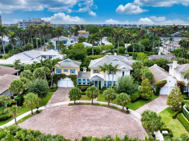 4-bedroom home for sale in Delray Beach - 110 SEA Lane - MondialRealty