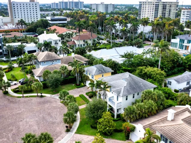 4-bedroom home for sale in Delray Beach - 110 SEA Lane - MondialRealty