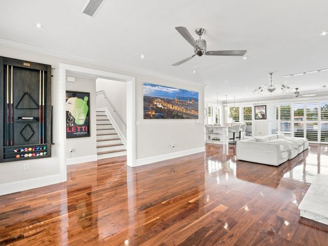 4-bedroom home for sale in Fort Lauderdale - 2009 NE 21ST Street - MondialRealty