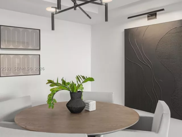 2-bedroom condo for sale in Miami Beach - 650 West Ave 709 - MondialRealty