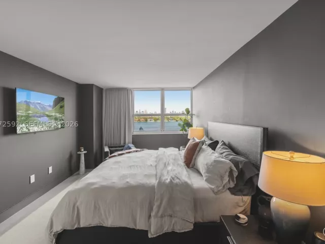 2-bedroom condo for sale in Miami Beach - 650 West Ave 709 - MondialRealty