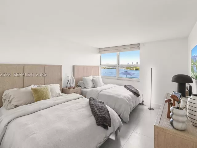 2-bedroom condo for sale in Miami Beach - 650 West Ave 709 - MondialRealty