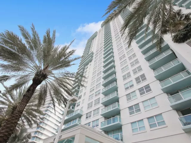 2-bedroom condo for sale in Miami Beach - 650 West Ave 709 - MondialRealty