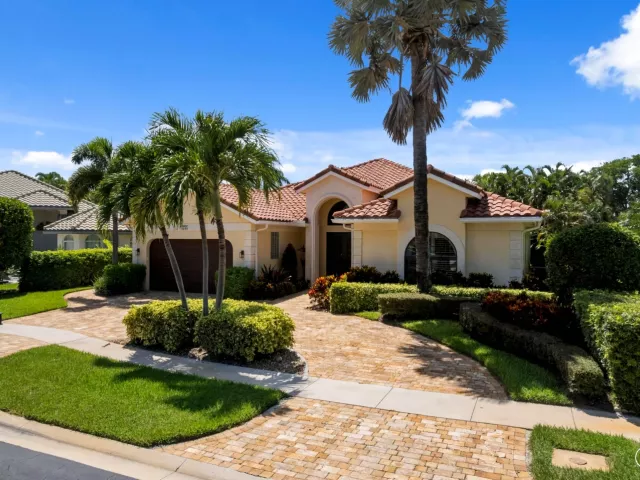 3-bedroom home for sale in Boca Raton - 7795 LA CORNICHE Circle - MondialRealty