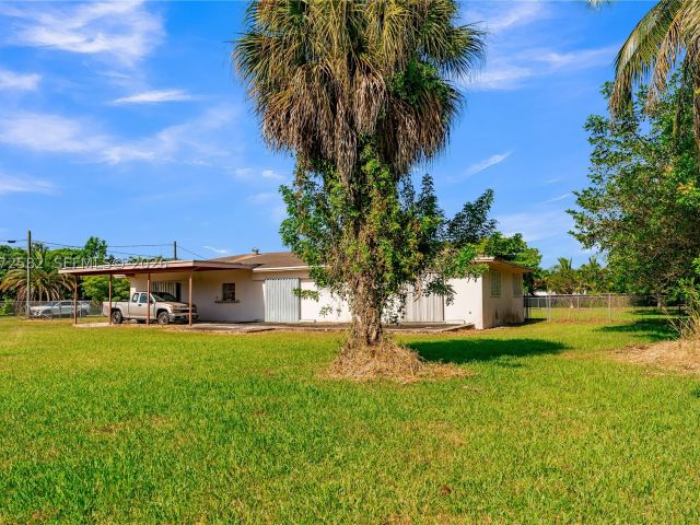 3-bedroom home for sale in Miami - 22775 SW 182nd Ave - MondialRealty