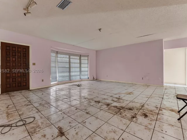 3-bedroom home for sale in Miami - 22775 SW 182nd Ave - MondialRealty