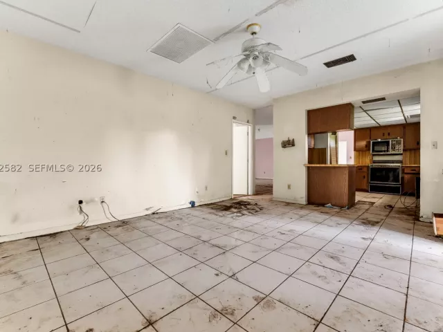 3-bedroom home for sale in Miami - 22775 SW 182nd Ave - MondialRealty