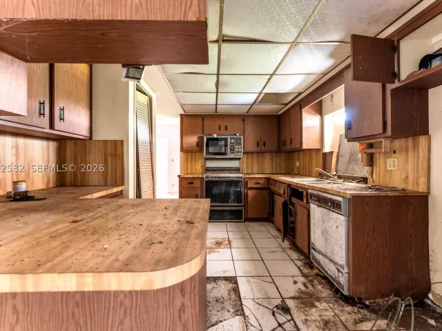 3-bedroom home for sale in Miami - 22775 SW 182nd Ave - MondialRealty