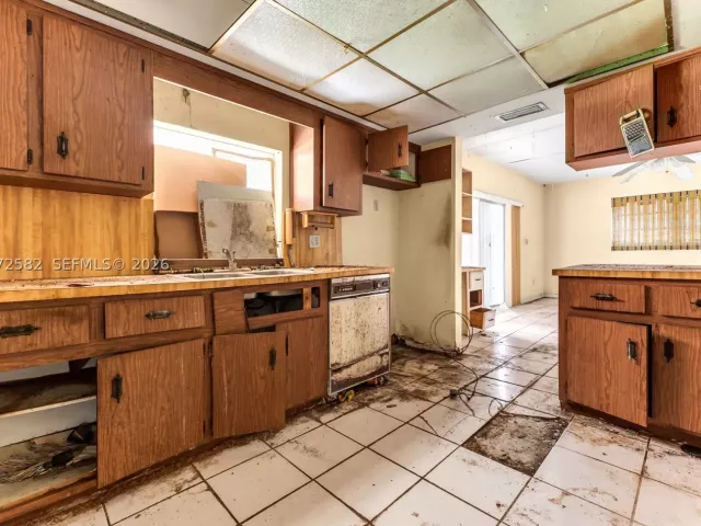 3-bedroom home for sale in Miami - 22775 SW 182nd Ave - MondialRealty