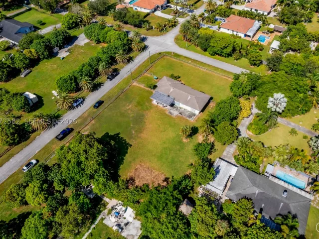 3-bedroom home for sale in Miami - 22775 SW 182nd Ave - MondialRealty