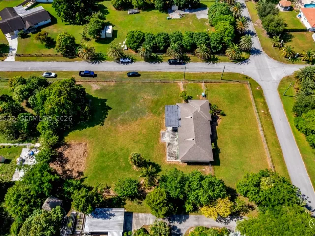 3-bedroom home for sale in Miami - 22775 SW 182nd Ave - MondialRealty