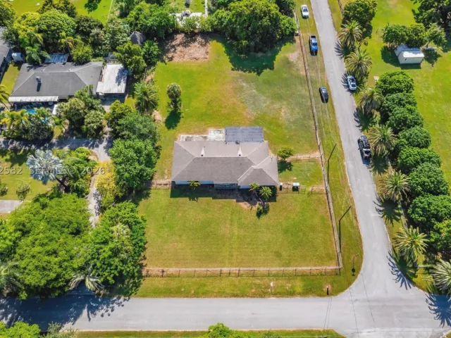 3-bedroom home for sale in Miami - 22775 SW 182nd Ave - MondialRealty