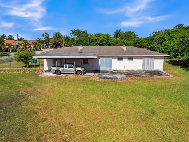 3-bedroom home for sale in Miami - 22775 SW 182nd Ave - MondialRealty