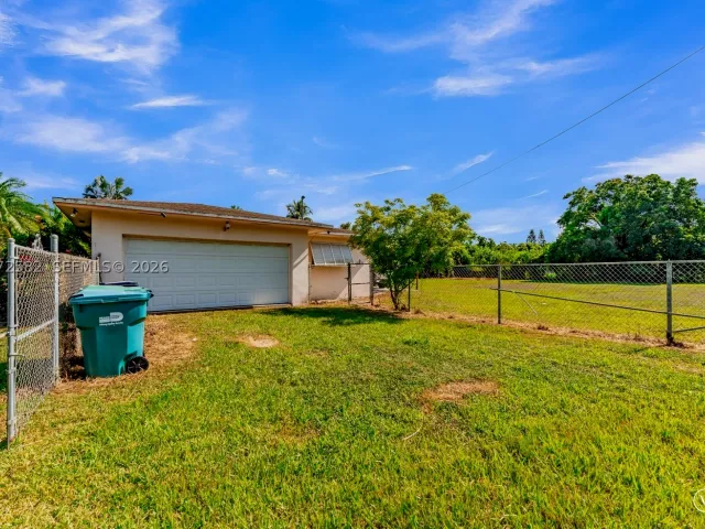 3-bedroom home for sale in Miami - 22775 SW 182nd Ave - MondialRealty