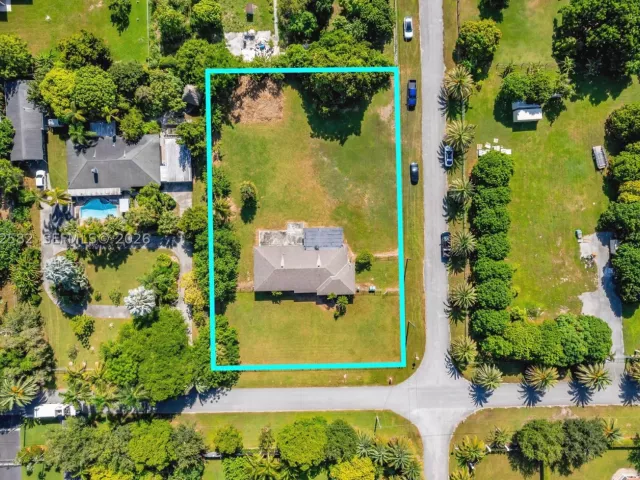 3-bedroom home for sale in Miami - 22775 SW 182nd Ave - MondialRealty