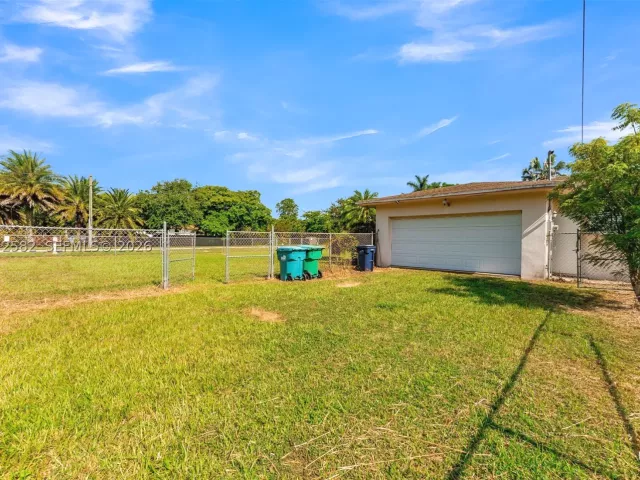 3-bedroom home for sale in Miami - 22775 SW 182nd Ave - MondialRealty