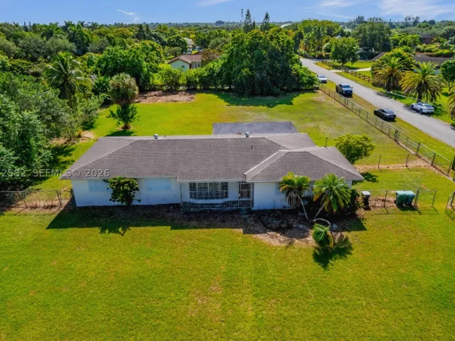3-bedroom home for sale in Miami - 22775 SW 182nd Ave - MondialRealty